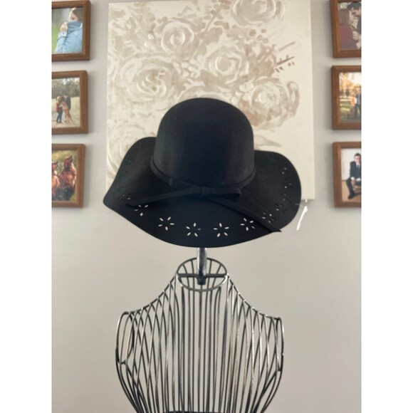 Wool floppy hat - Picture 1 of 4